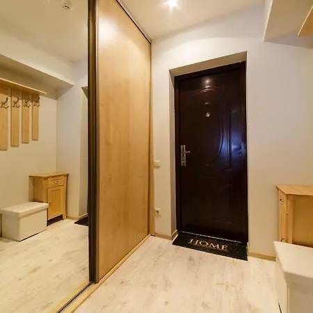 Studio With Class Klijanu Street דירה